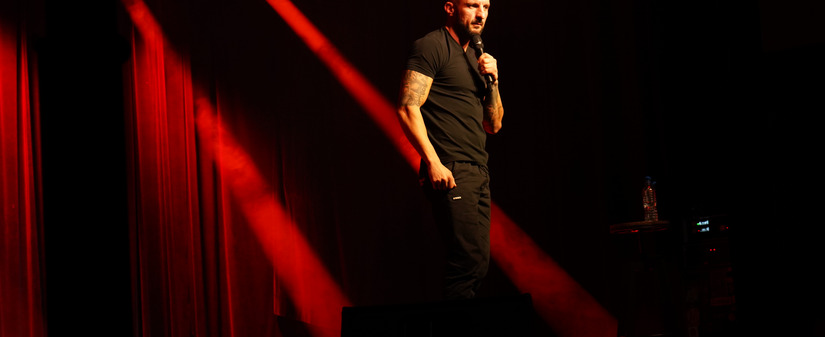 Stand-up Zola | Atlas